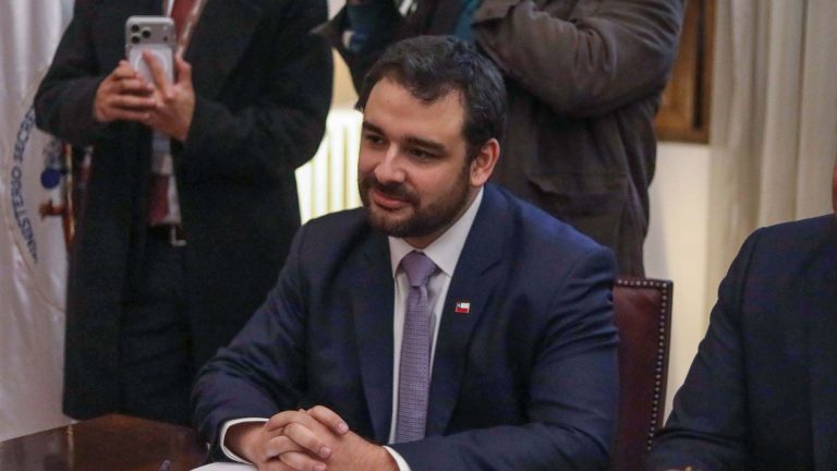 Subsecretario de Hacienda renunció a su cargo tras dar positivo en test de drogas: Se hará un examen de contramuestra