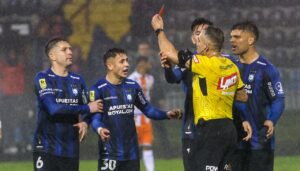 Tribunal de Disciplina aplicó duro castigo a jugador de Huachipato: Intentó agredir a árbitro