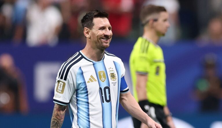 Otra vez erró: Messi falló un penal para Argentina ante Egipto y lidera inédito récord en Mundiales
