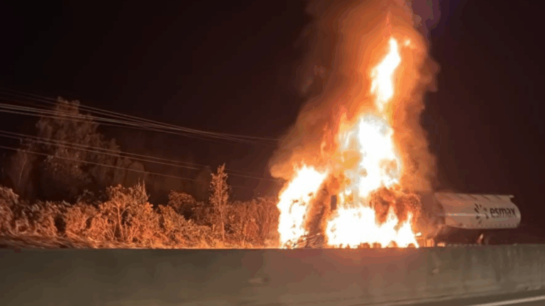Camión con 35 mil litros de combustible quedó destruido tras incendiarse en Puerto Montt