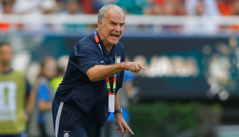 Apuestan por un histórico: Uruguay define al reemplazante de Marcelo Bielsa tras fracaso en el Mundial