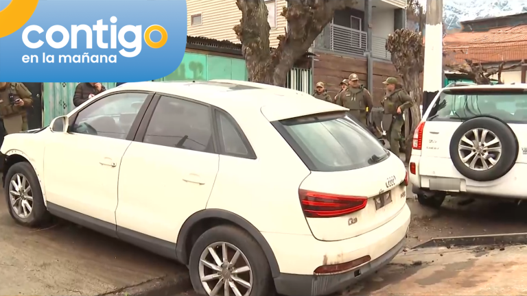 El complicado retiro de auto abandonado de una familia en Peñalolén: Mujer perdió a su marido hace poco