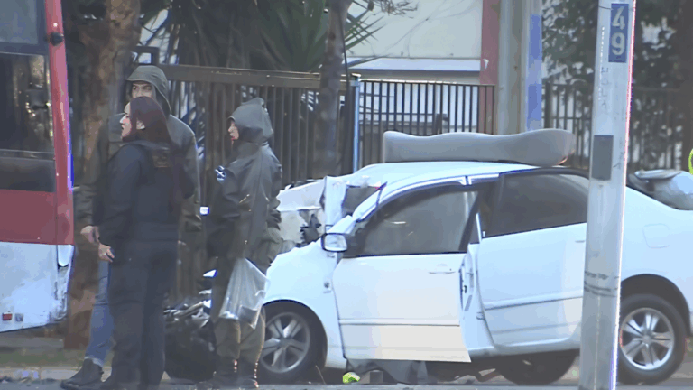 Carabinero de franco muere tras chocar contra bus Red en Ñuñoa