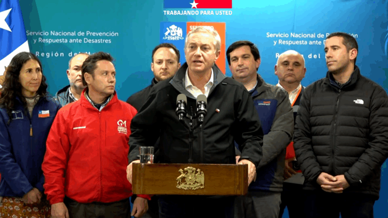 Presidente Kast confirma un nuevo fallecido y cuatro nuevas alertas por sistema frontal