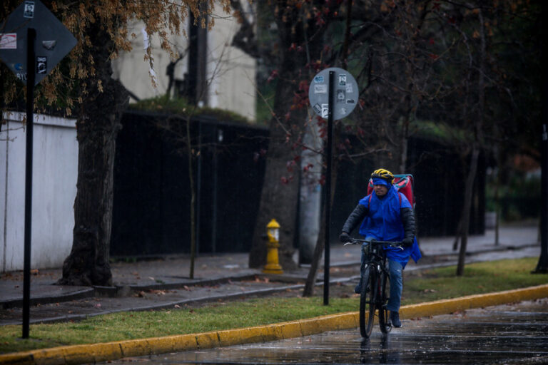 AHORA | Más de 615 mil clientes sin luz: Revisa las zonas más afectadas por el sistema frontal