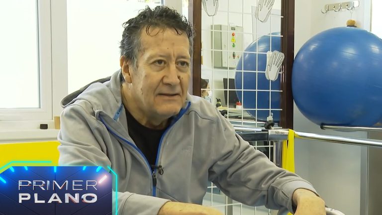 “Emociona la fuerza que estás teniendo”: Primer Plano acompañó a Willy Sempler en sus terapias para recuperar la movilidad