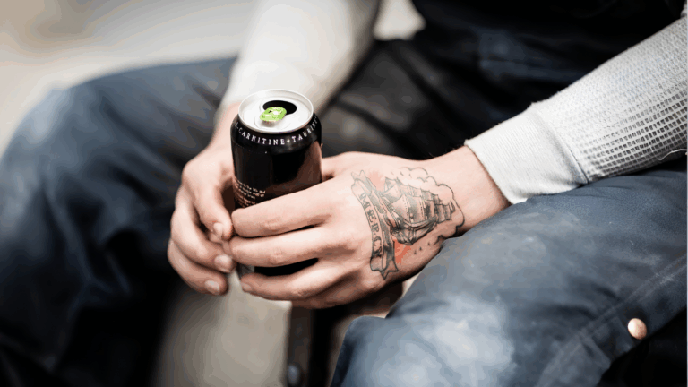 Diputados UDI buscan prohibir venta de bebidas energéticas a menores de edad