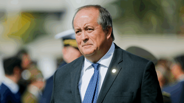 Fiscal nacional Ángel Valencia protagoniza accidente de tránsito: Motociclista resultó lesionado