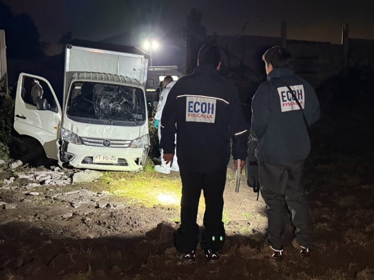 Investigan homicidio en Paine: Hombre fue encontrado baleado junto a camión con chatarra