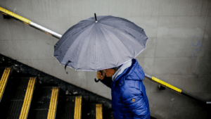 Sistema frontal en la RM: Eduardo Sáez anticipa cómo se comportarán las lluvias en la capital
