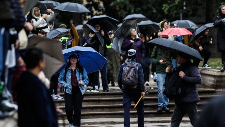 ¿Lloverá este fin de semana en Santiago? Esto dice el pronóstico del tiempo en la capital