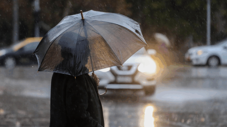 Por lluvias en Santiago: Senapred emite Alerta Temprana Preventiva para 10 comunas de la RM