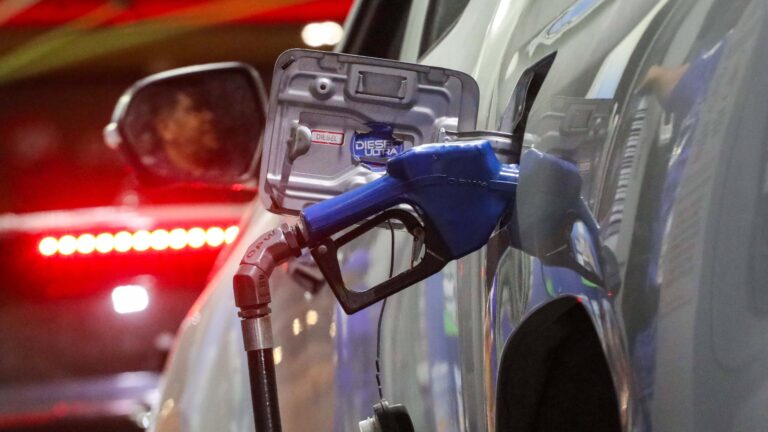 Enap confirma fuerte alza en las bencinas: Revisa cuánto subirán la gasolina y el diésel desde este jueves