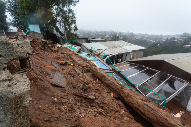 Minuto a minuto | Declaran Alerta Roja en cuatro comunas de Valparaíso y llaman a evacuar sectores de Canela, Vicuña y Alto del Carmen