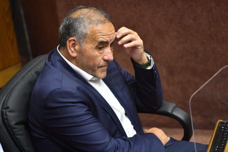 Fiscalía confirma investigación por violencia intrafamiliar en caso que involucra al senador Fidel Espinoza