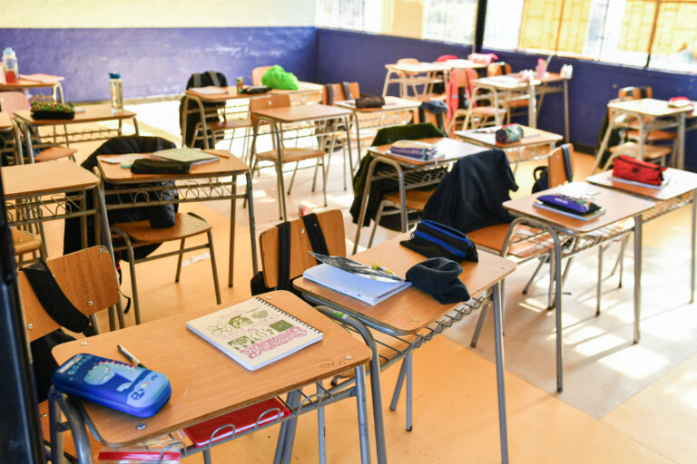 Miércoles 19 de agosto: Gobierno anuncia suspensión de clases en tres regiones del país por sistema frontal