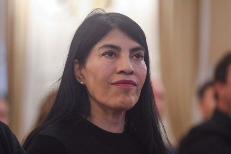 Ministra Lincolao sale al paso de polémica por docentes e IA: 