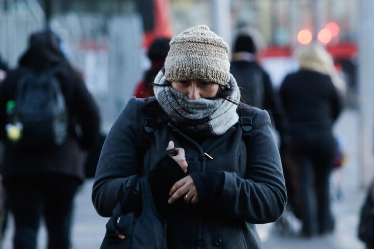El silencioso efecto del frío: Alertan sobre mayor riesgo de infartos por bajas temperaturas