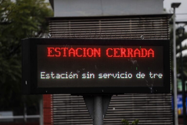 Metro de Santiago informa que Línea 5 está operando con normalidad tras cierre de estaciones