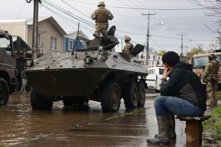 Damnificados denuncian intentos de robo tras evacuar sus casas en Angol