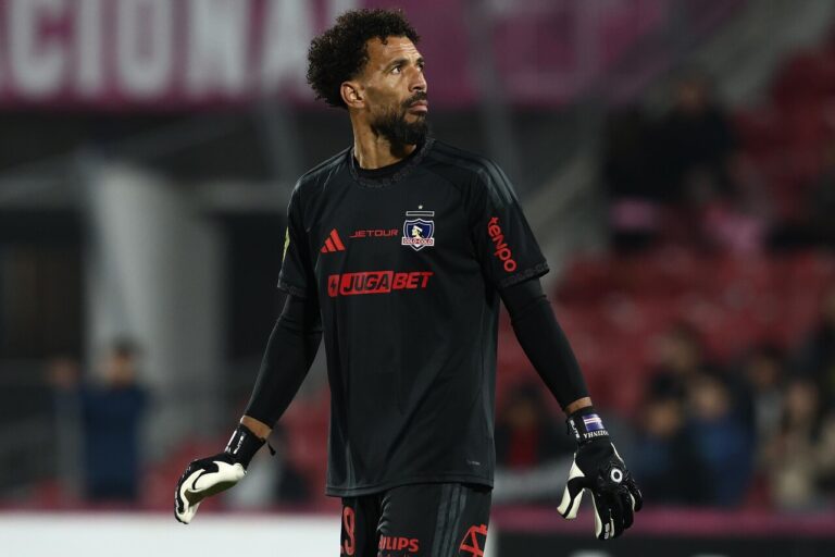 Con Vozinha en cancha y repleto de suplentes: Colo Colo apabulla a Unión Española y ya tiene rival en Copa Chile