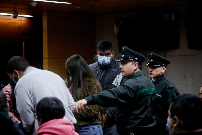 Un médico cumplirá 21 años de cárcel: Dictan sentencia de 17 acusados por megafraude a Fonasa