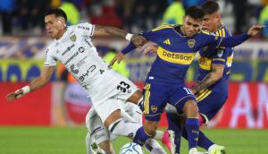Piero Maza era el árbitro: El insólito error que llevó a Boca a sacar dos veces del medio ante Recoleta