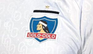 Golpe a Colo Colo: Los millones que deberá pagar a ex jugador del club tras sanción de la FIFA