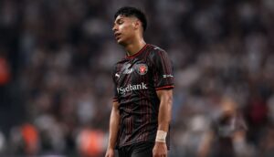 Midtjylland se planta y deja en suspenso el futuro de Darío Osorio: 
