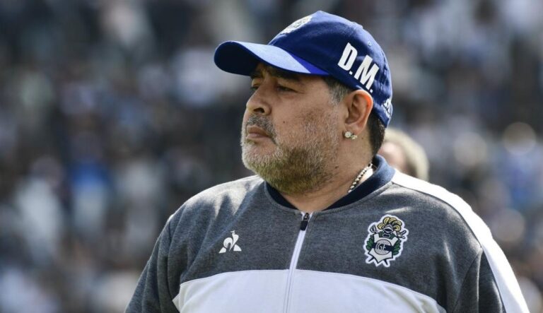 Caso Maradona: Especialista asegura que médicos a cargo no actuaron pese a señales de falla cardíaca
