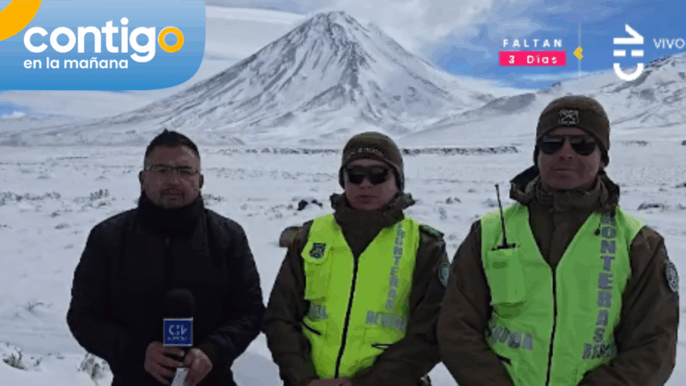 Hermosa postal: Nieve en el desierto de Atacama obliga a cerrar rutas del sector