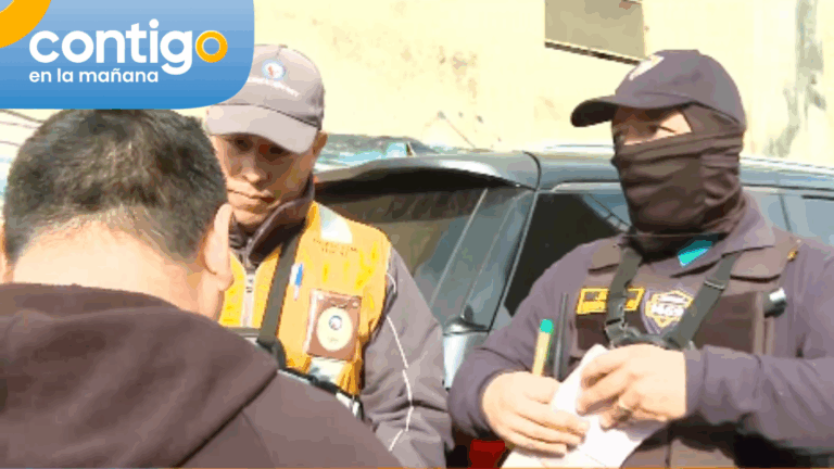 Insólito: Fiscalizan a conductor que iba sin licencia, sin placa patente y con multa por conducir ebrio