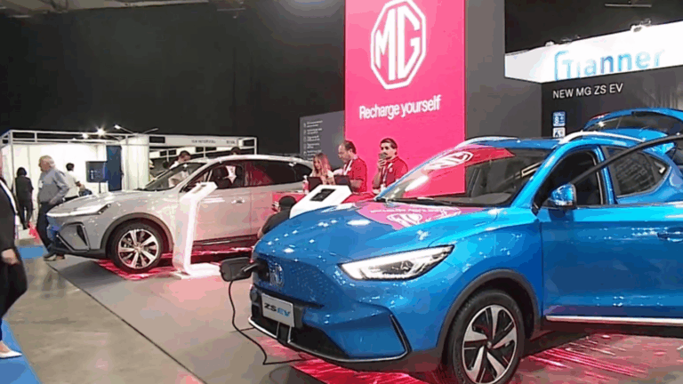 Silenciosos y tecnológicos: Así es la nueva era de autos eléctricos en Chile
