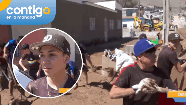 Notable acción: Jóvenes de Tocopilla ayudan voluntariamente a quitar el barro de las calles