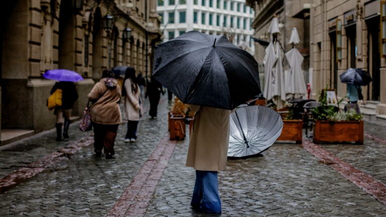 ¿Vuelve la lluvia a la capital?: A esta hora podrían volver las precipitaciones a Santiago