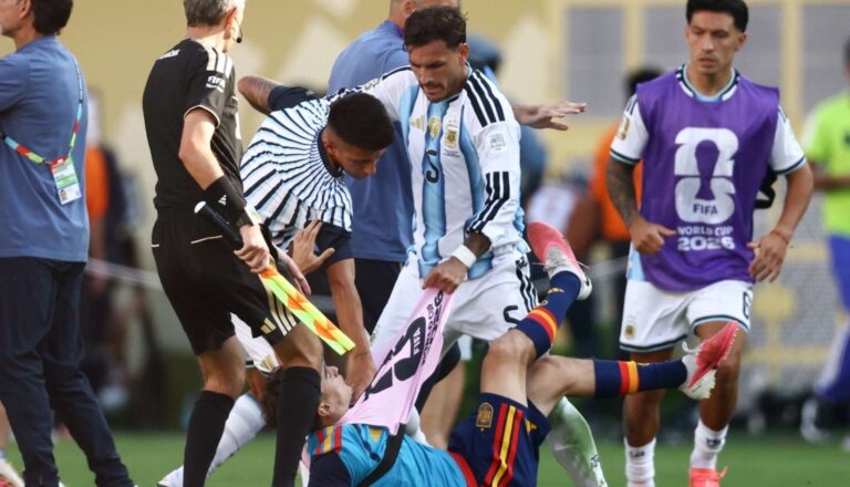 Suspensión y multas: FIFA aplica durísimas sanciones a Argentina por incidentes en final del Mundial