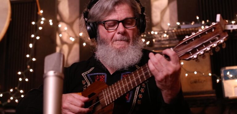 De Los Prisioneros a The Last of Us: Gustavo Santaolalla revelará los secretos de su música en exclusiva masterclass en Chile