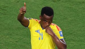 El gran gesto de futbolista Jhon Arias tras terremoto en Colombia: Mandó avión con suministros médicos