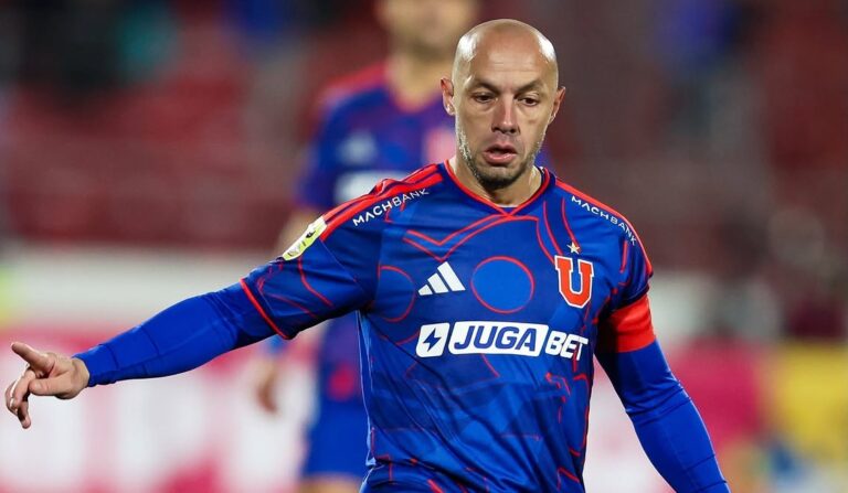 El adiós de un ídolo de la U: Marcelo Díaz anuncia su retiro del fútbol profesional