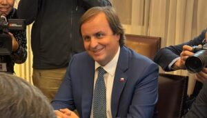 Quién es Francisco Riveros, el nuevo ministro del Deporte que reemplaza a Natalia Ducó