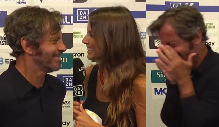 No aguantó la risa: El insólito momento de de reconocido DT que se hizo viral en España