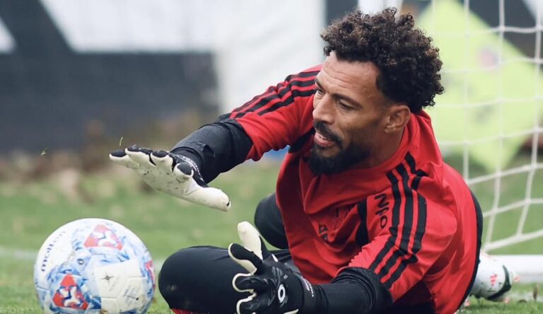 Con el Superclásico en la mira: Las fechas en las que Vozinha podría debutar en Colo Colo