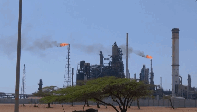 Petróleo venezolano rumbo a EEUU: Acuerdo contempla 65 mil millones de barriles