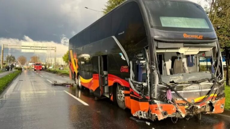 Dos muertos deja accidente de bus que trasladaba a juveniles de Deportes Temuco