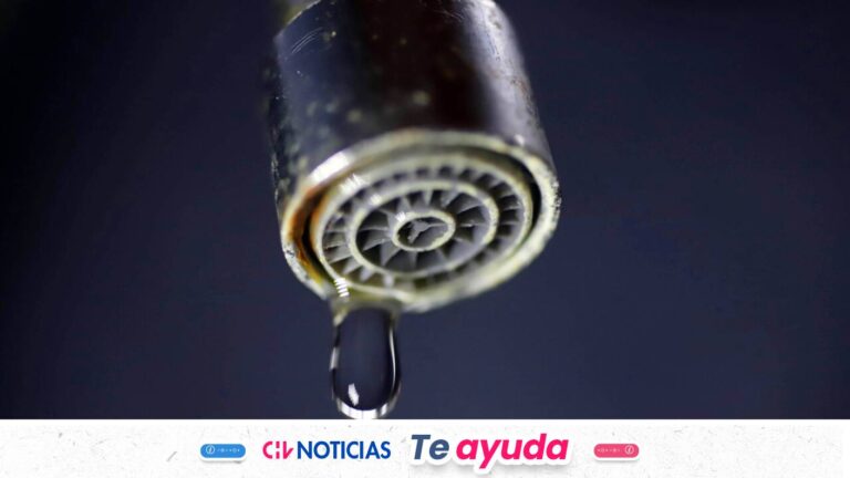 Corte de agua en Santiago: Estas son las zonas que seguirán sin suministro hasta mañana y los horarios de reposición