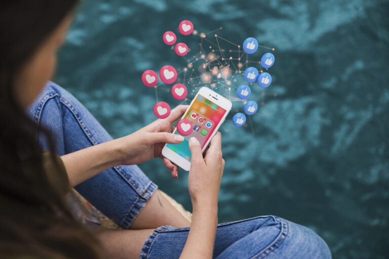 ¿Por qué Instagram, YouTube y TikTok siempre saben qué mostrarte? Esto explica la psicología