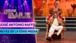 ¡El rey está en casa! José Antonio Raffo se transformó en realeza sobre el escenario de Fiebre de Baile 2