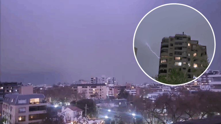 VIDEOS | Comparten impactantes registros de tormenta eléctrica en Santiago