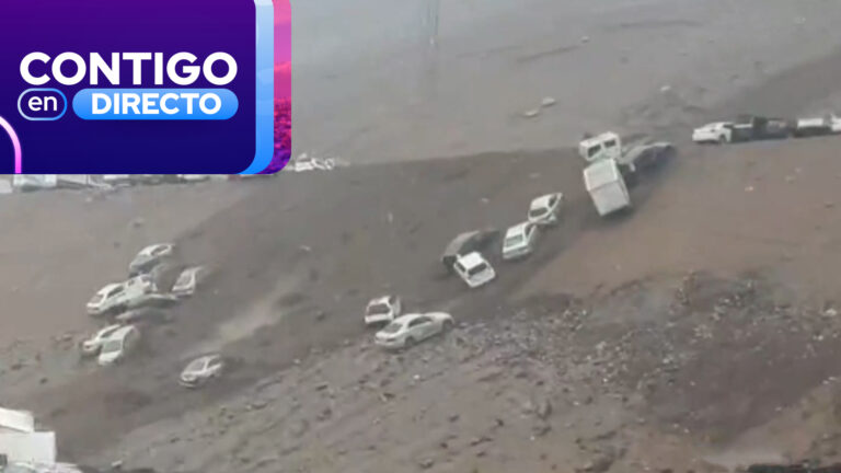VIDEO | Aluvión avanzó y arrasó con vehículos en sector cercano a la Zofri en Iquique