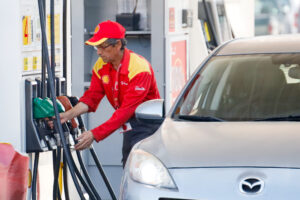 Otro golpe al bolsillo: Proyectan nueva alza de los combustibles para la otra semana